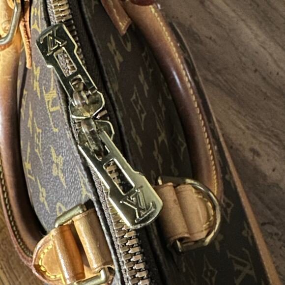 Vintage Louis Vuitton 1996 Monogram Alma PM Bag - Picture 7 of 16